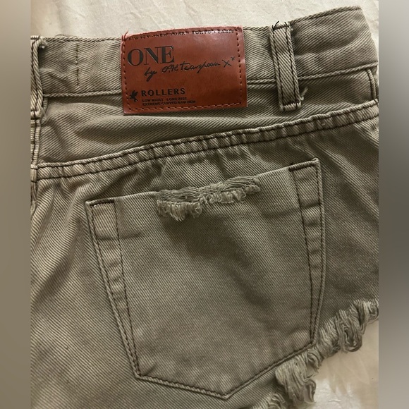 Rollers Army Green Cut Offs - Picture 2 of 4